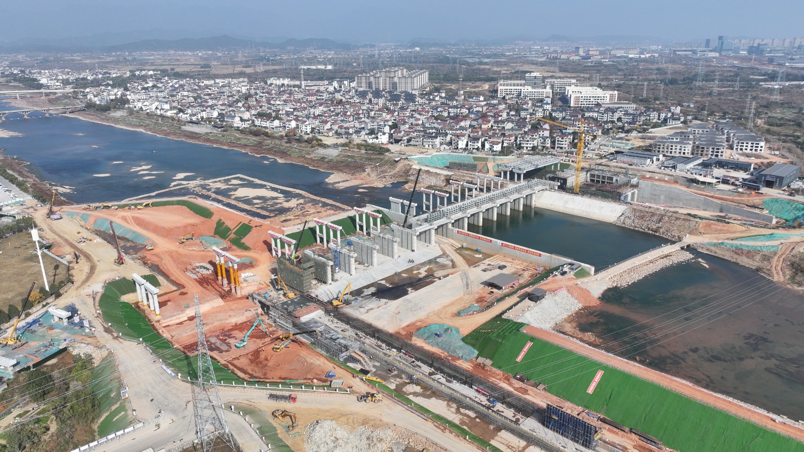 首季冲刺告捷！航埠船闸下游引航道水下部分隐蔽验收圆满完成